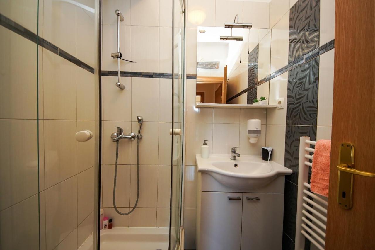 לוזובאק Guest Accommodation Slapovi Krke מראה חיצוני תמונה